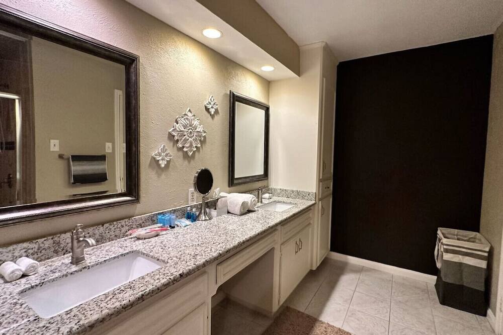 Photo of Others in Houston