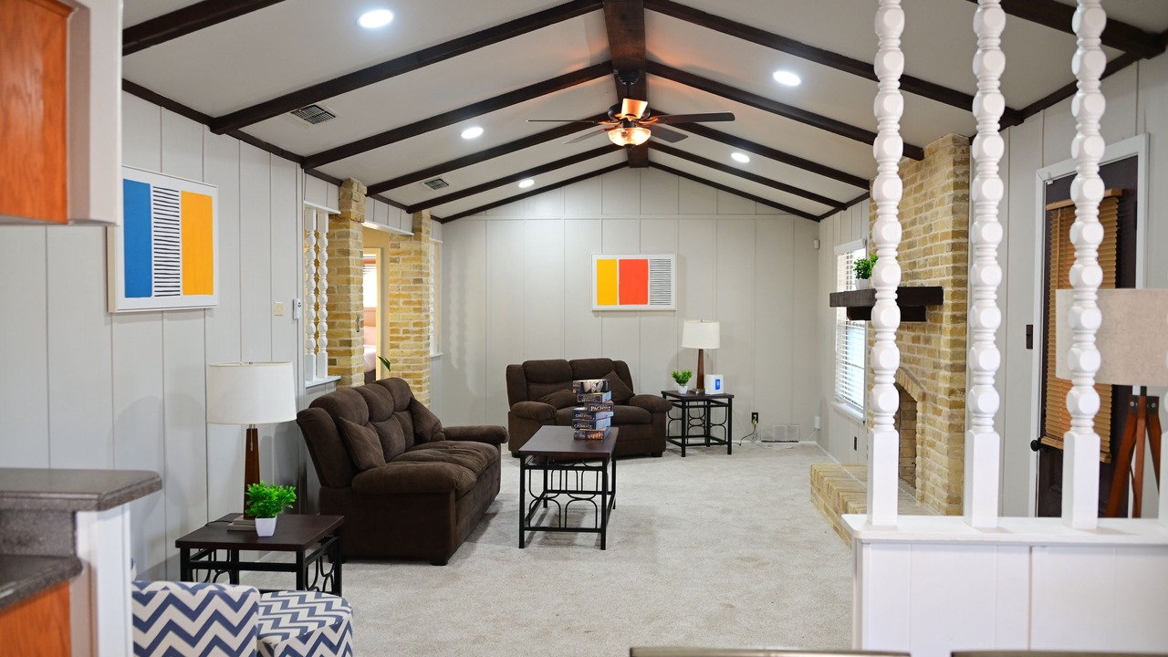 Photo of Livingroom in Universal City