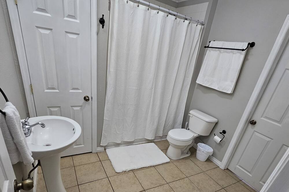 Photo of Bathroom in Fritch