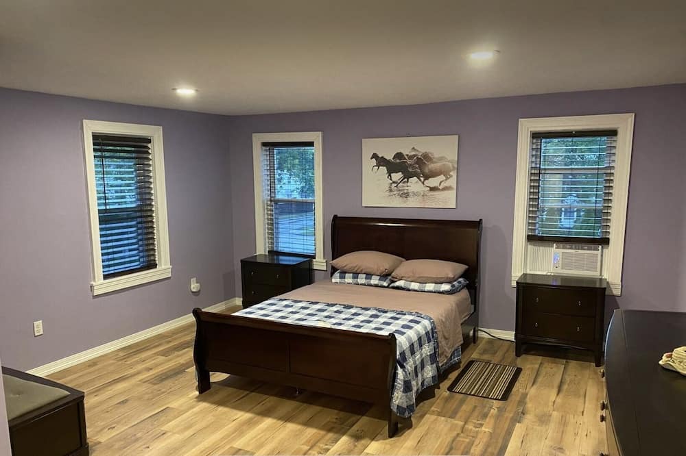 Photo of Bedroom in Elmira