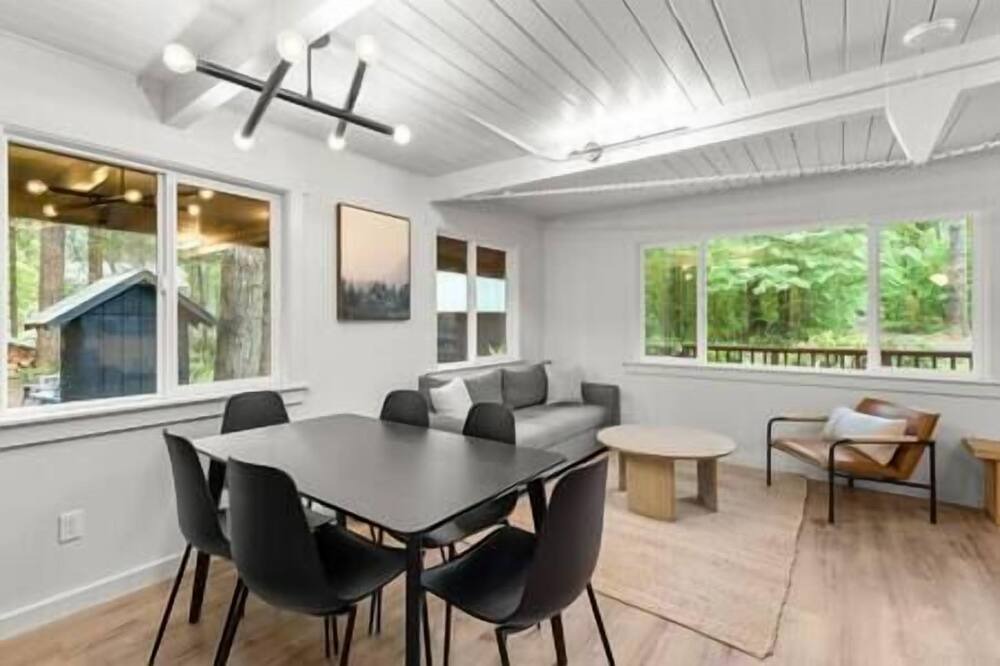 Photo of Others in Ariel