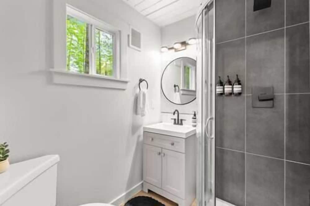 Photo of Others in Ariel