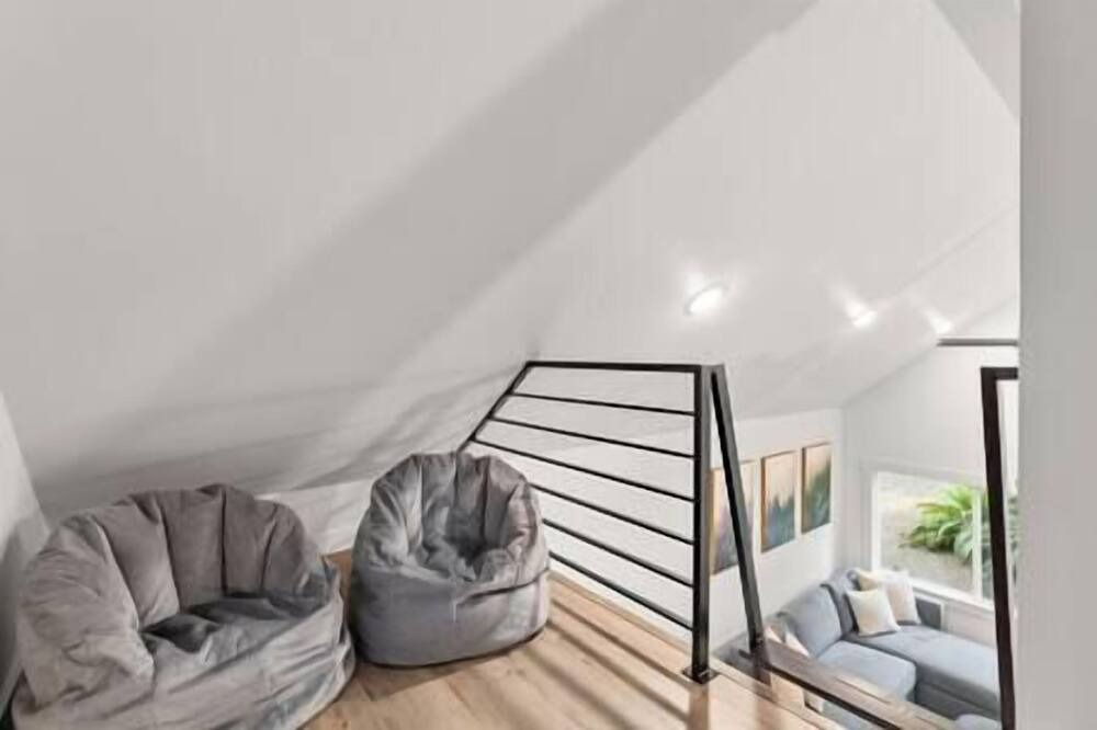 Photo of Livingroom in Ariel