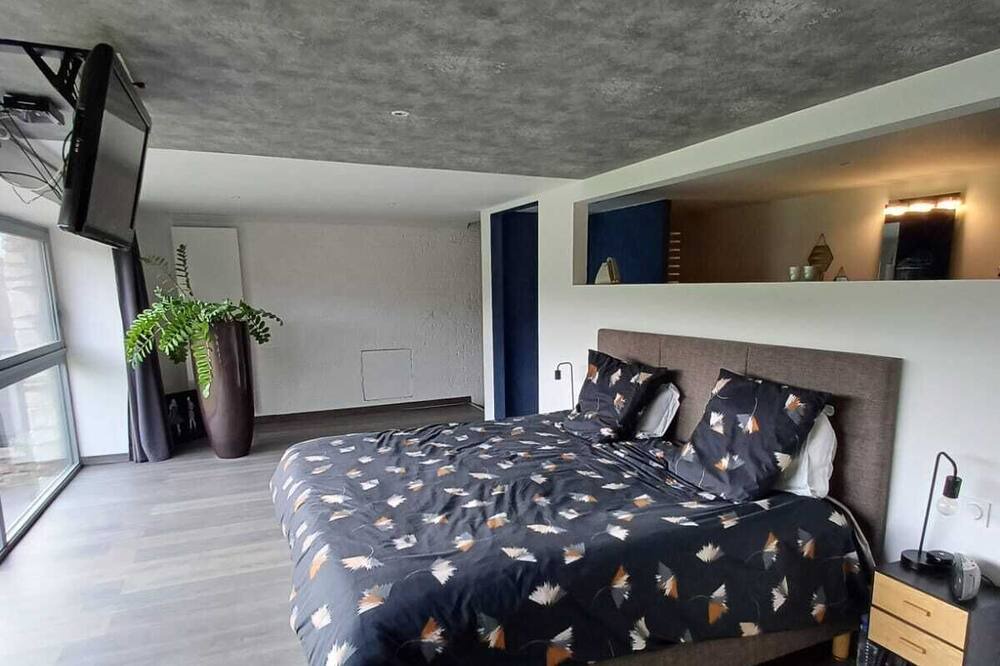 Photo of Others in Allaire