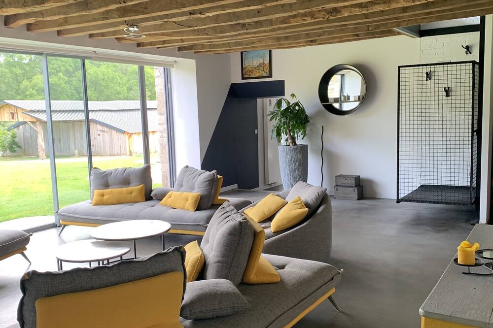 Photo of Livingroom in Allaire