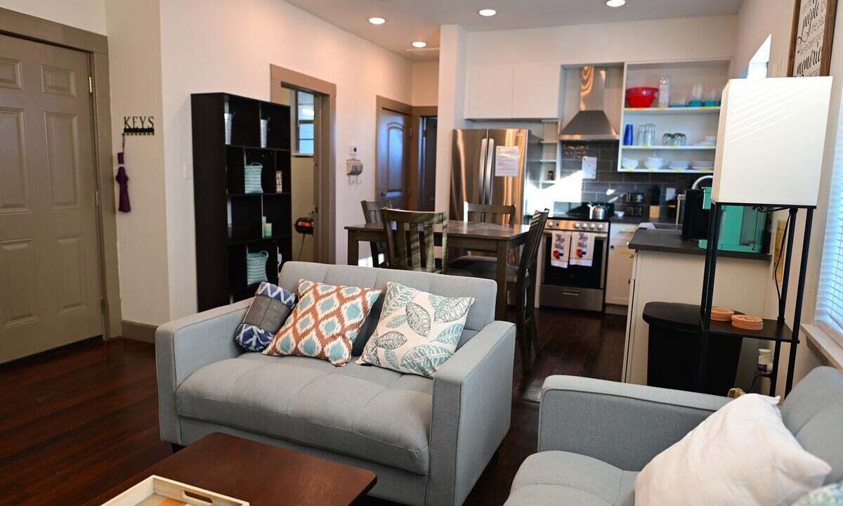 Photo of Livingroom in Midtown