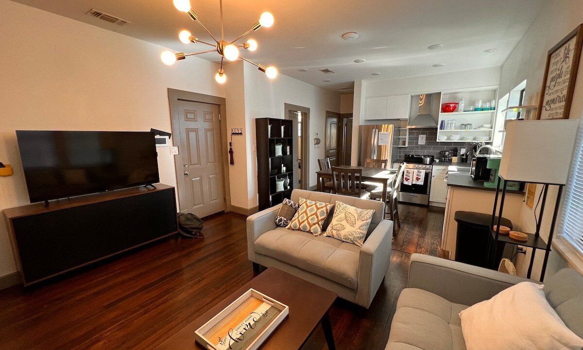 Photo of Livingroom in Midtown