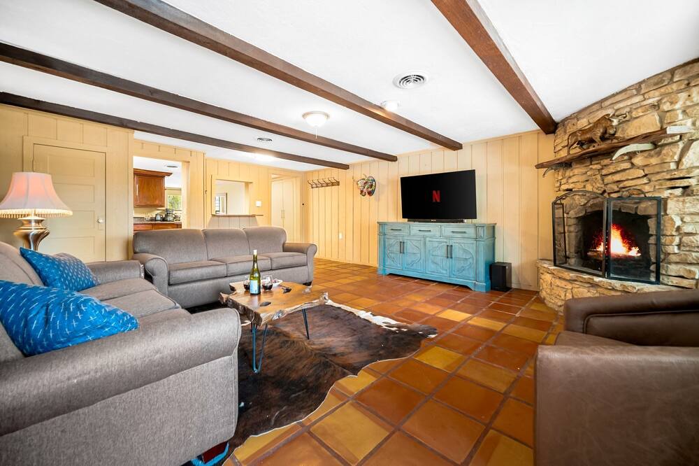 Photo of Livingroom in Johnson City