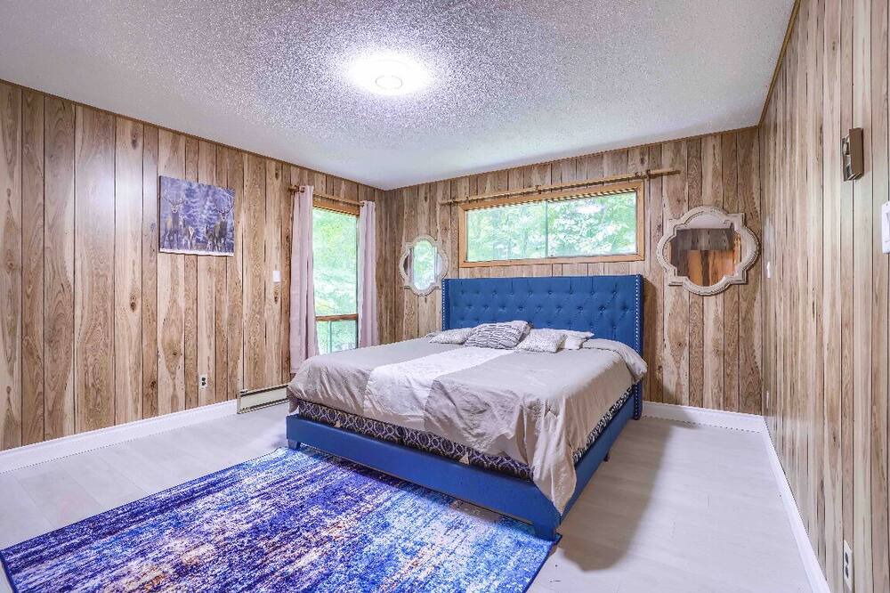 Photo of Bedroom in Coboconk
