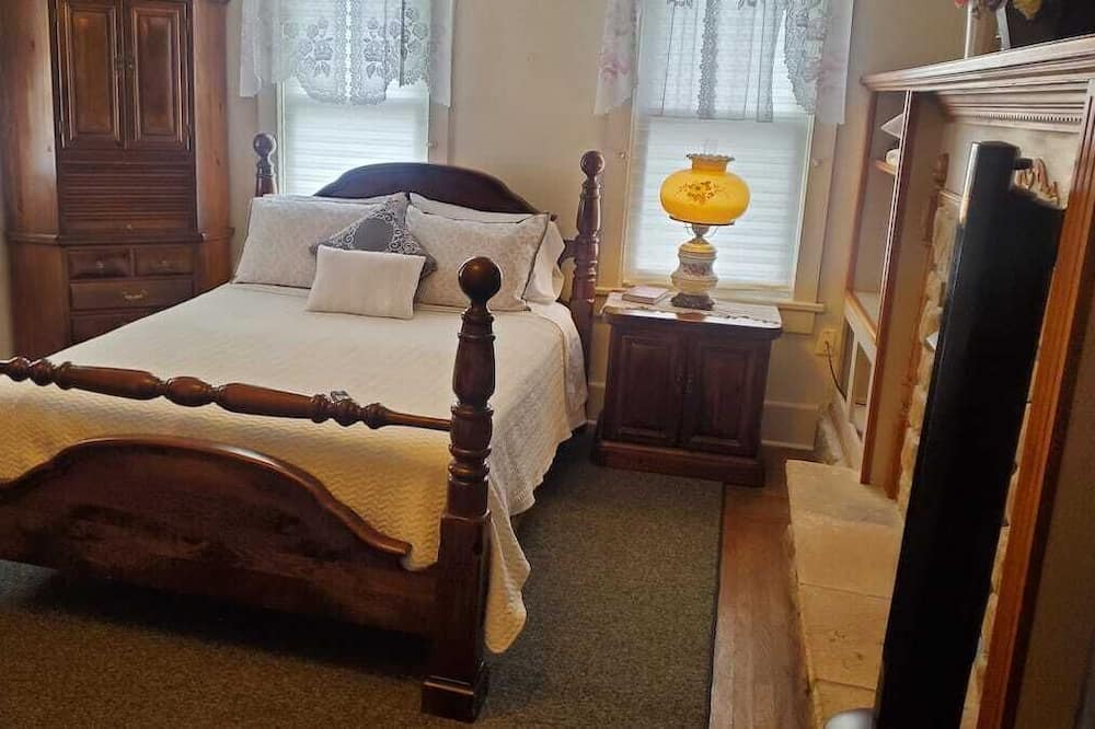 Photo of Bedroom in Patton