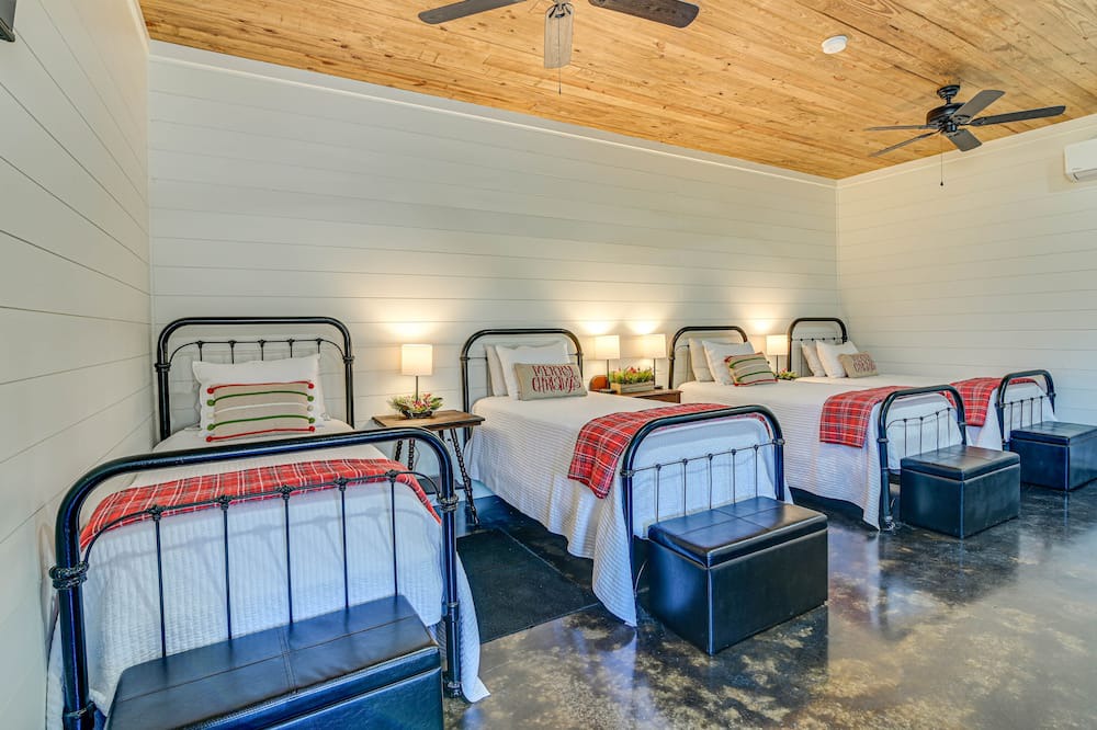 Photo of Bedroom in French Camp