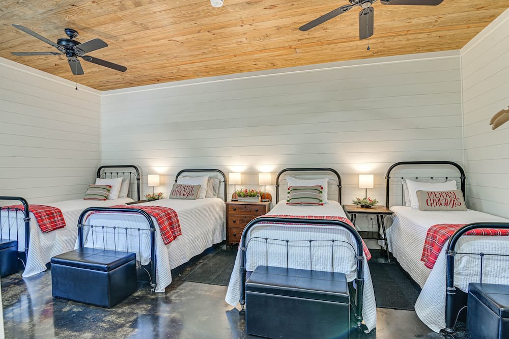 Photo of Bedroom in French Camp
