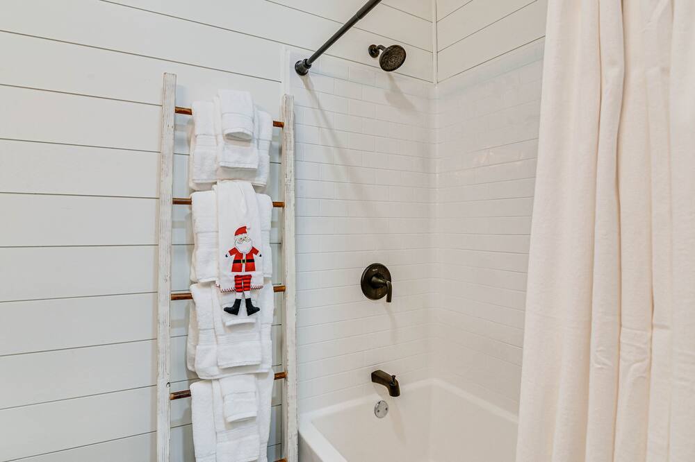 Photo of Bathroom in French Camp