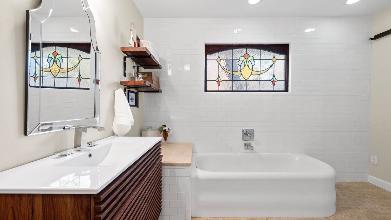 Photo of Bathroom in West Oak Hill