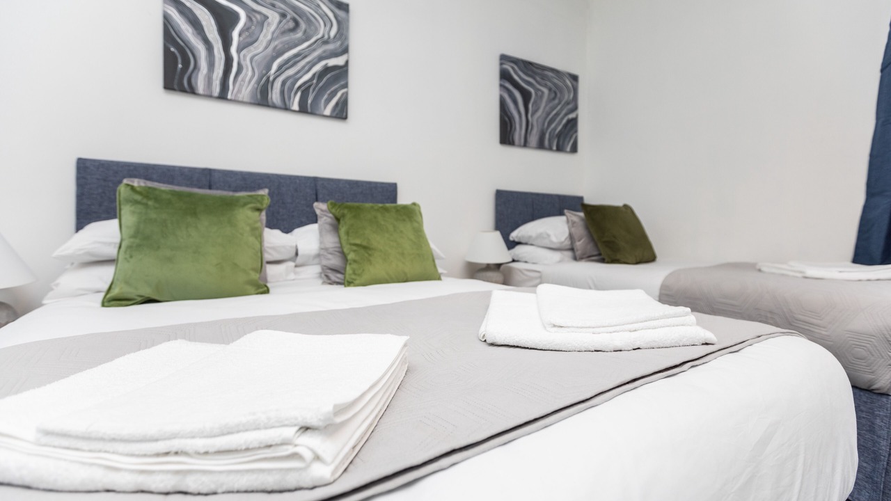 Photo of Others in Hemsworth