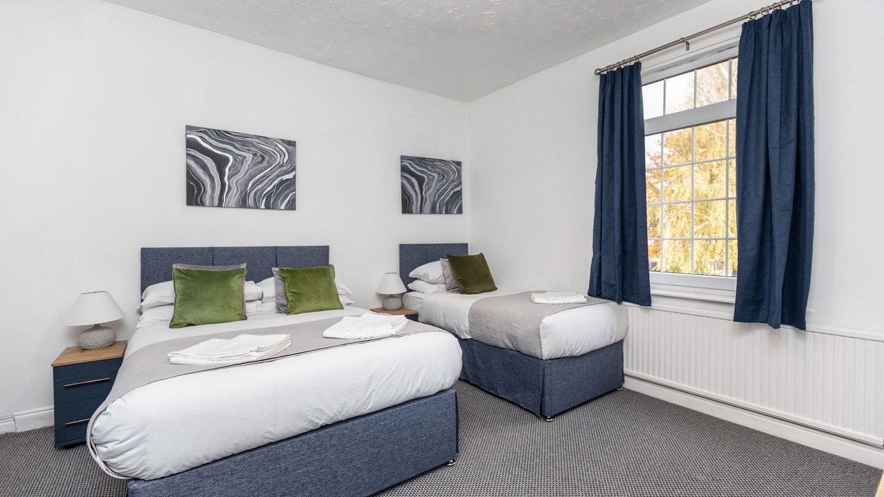 Photo of Others in Hemsworth