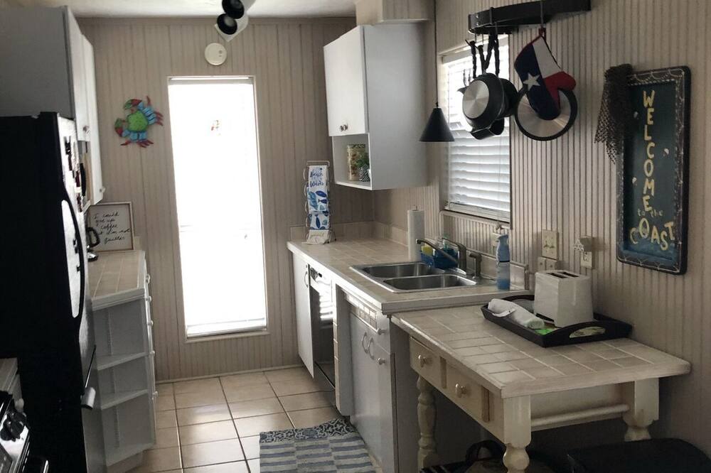 Photo of Kitchen in Sailhouse
