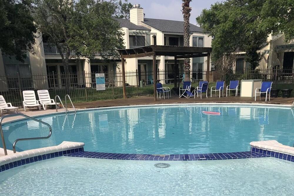 Photo of Others in Sailhouse