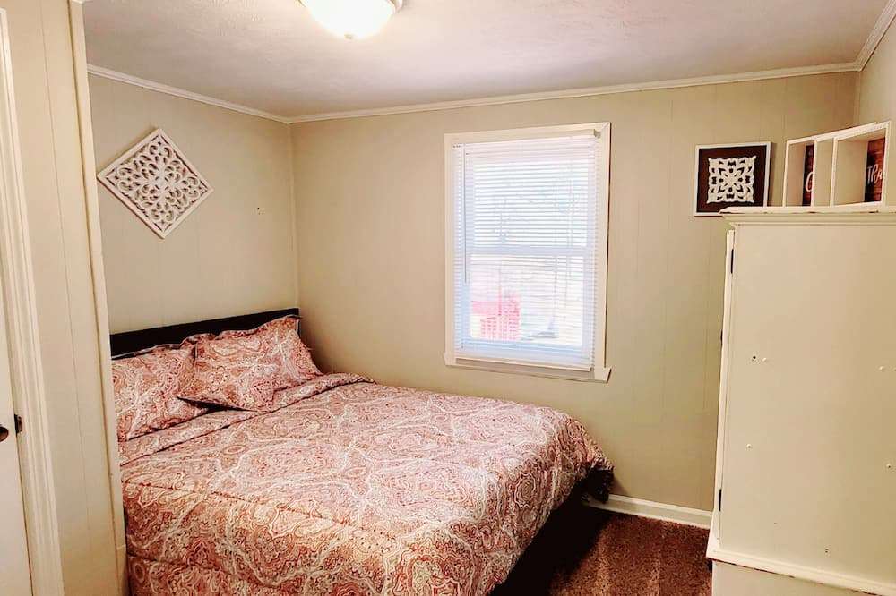 Photo of Bedroom in Cameron