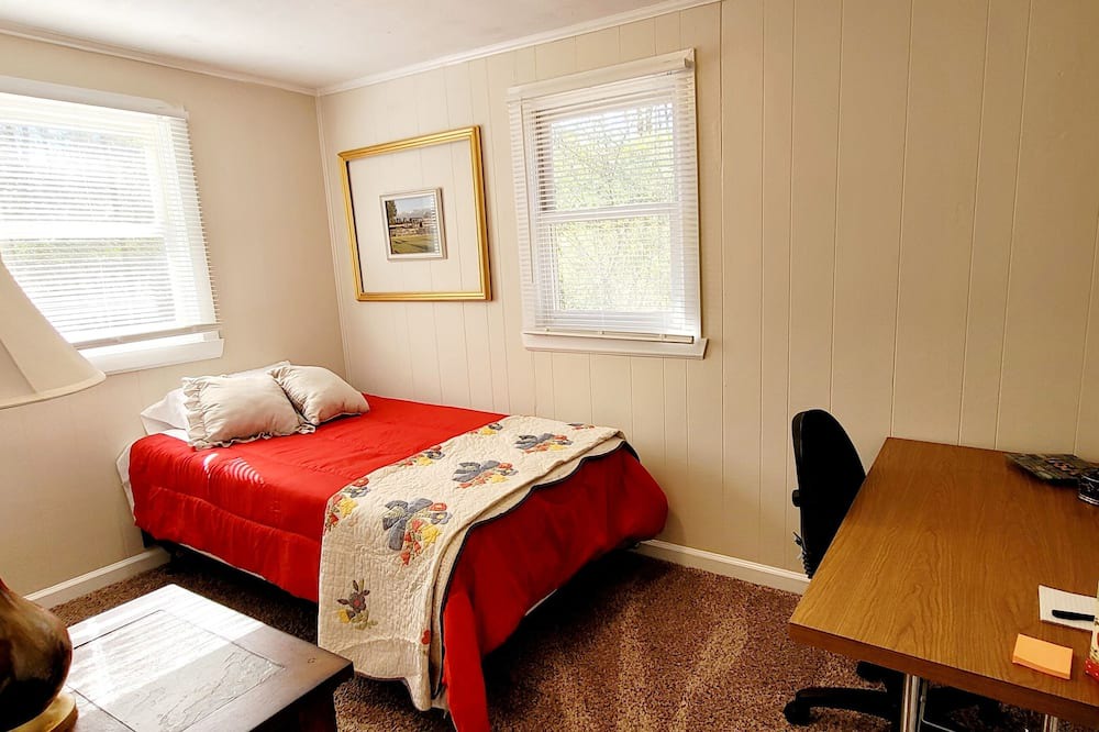 Photo of Bedroom in Cameron