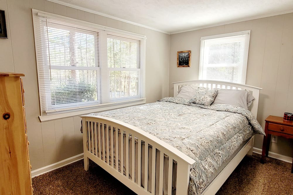Photo of Bedroom in Cameron