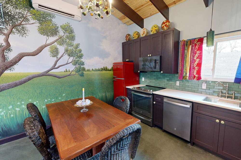 Photo of Kitchen in Capital View
