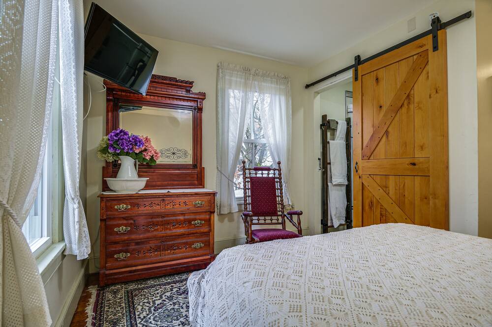Photo of Bedroom in Middletown