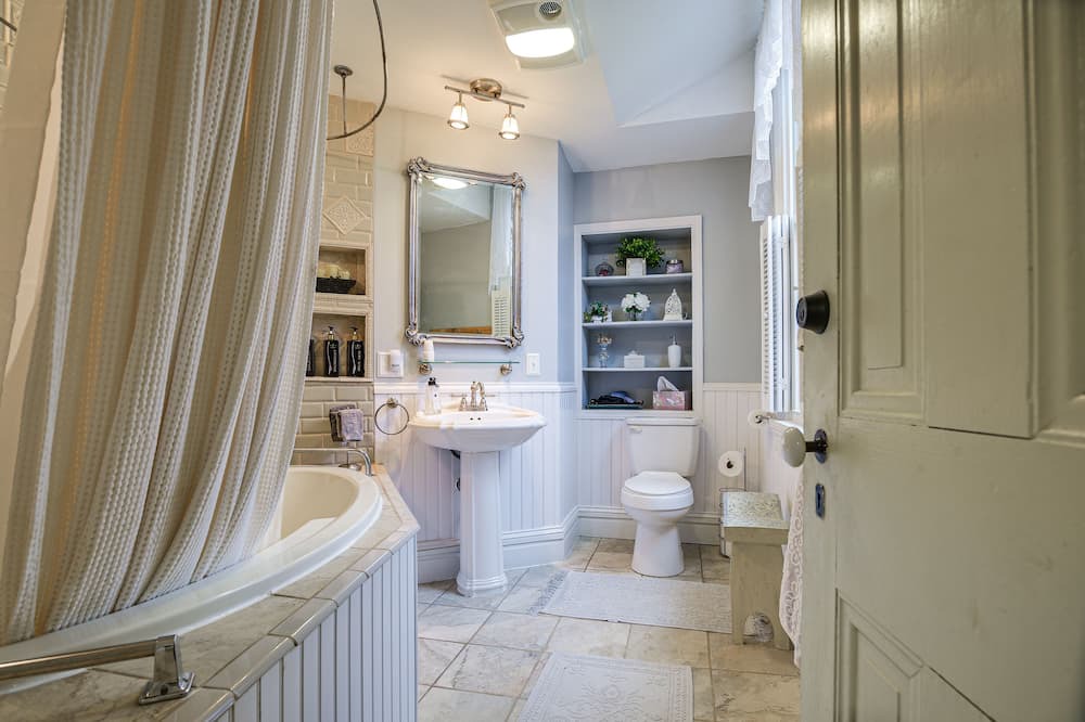 Photo of Bathroom in Middletown