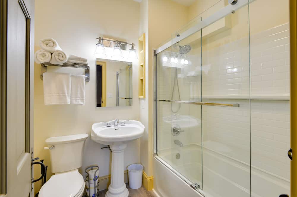 Photo of Bathroom in Town of Hounsfield