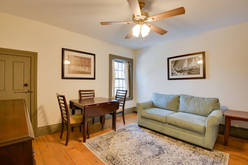 Photo of Livingroom in Town of Hounsfield