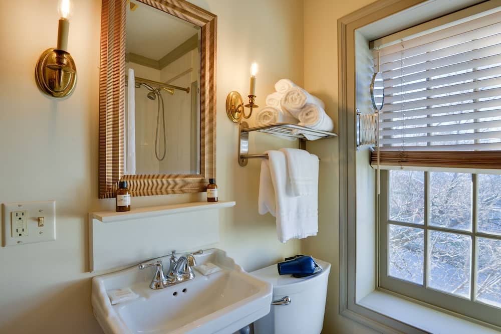 Photo of Bathroom in Town of Hounsfield