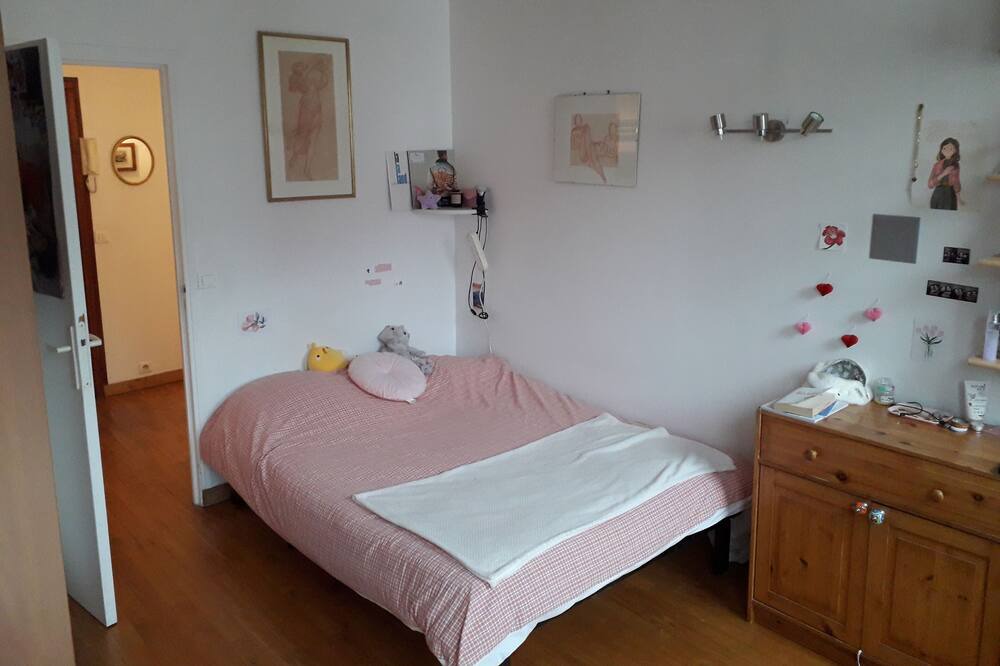 Photo of Bedroom in Bagneux