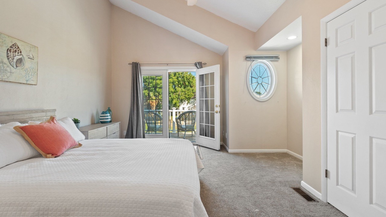 Photo of Bedroom in Chic's Beach