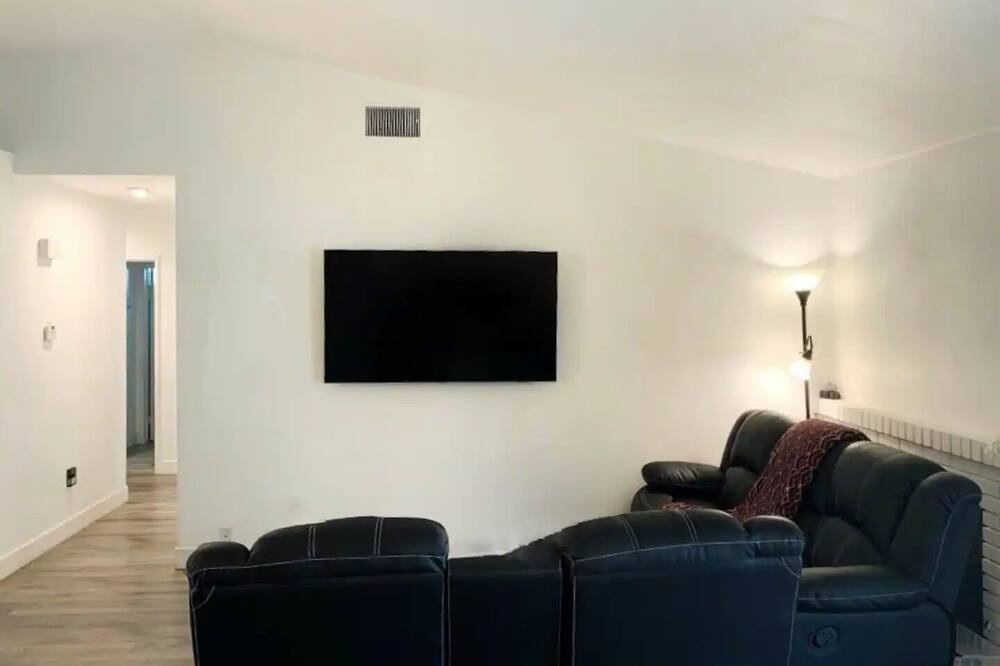 Photo of Livingroom in Rancho Cucamonga