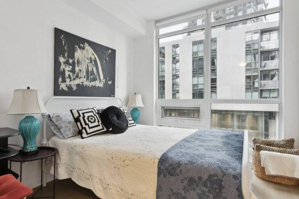 Photo of Bedroom in Humber Bay Shores