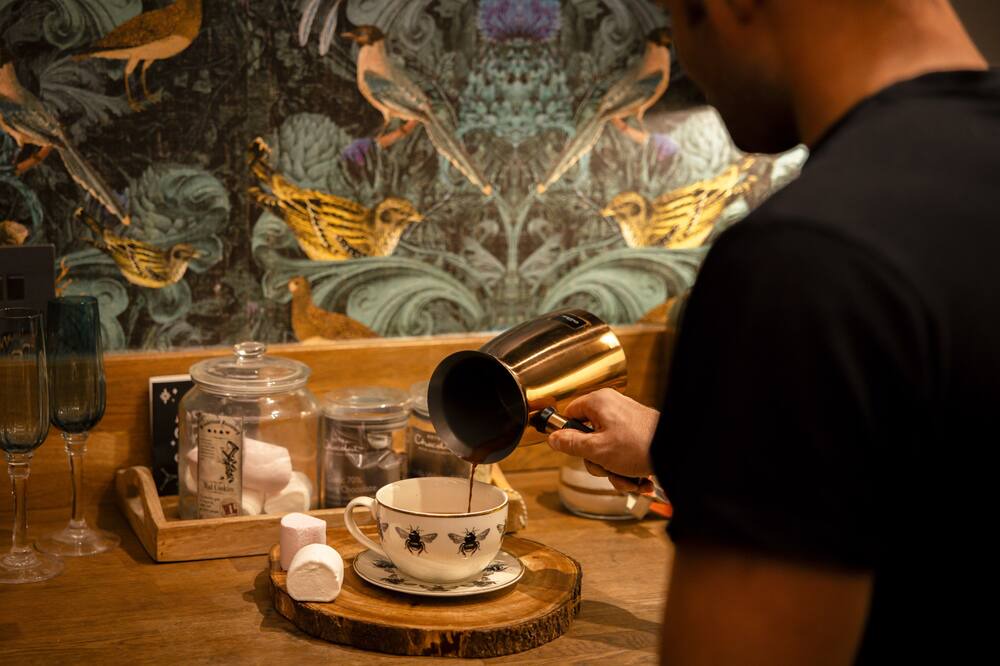 Photo of Others in Layer de la Haye