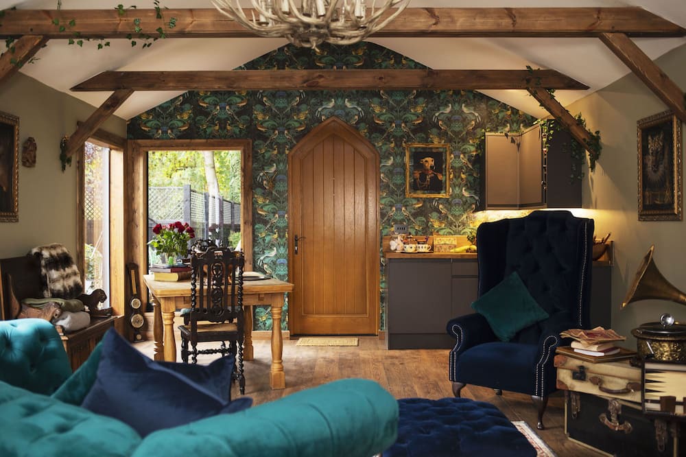 Photo of Others in Layer de la Haye