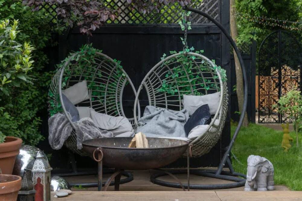 Photo of Others in Layer de la Haye