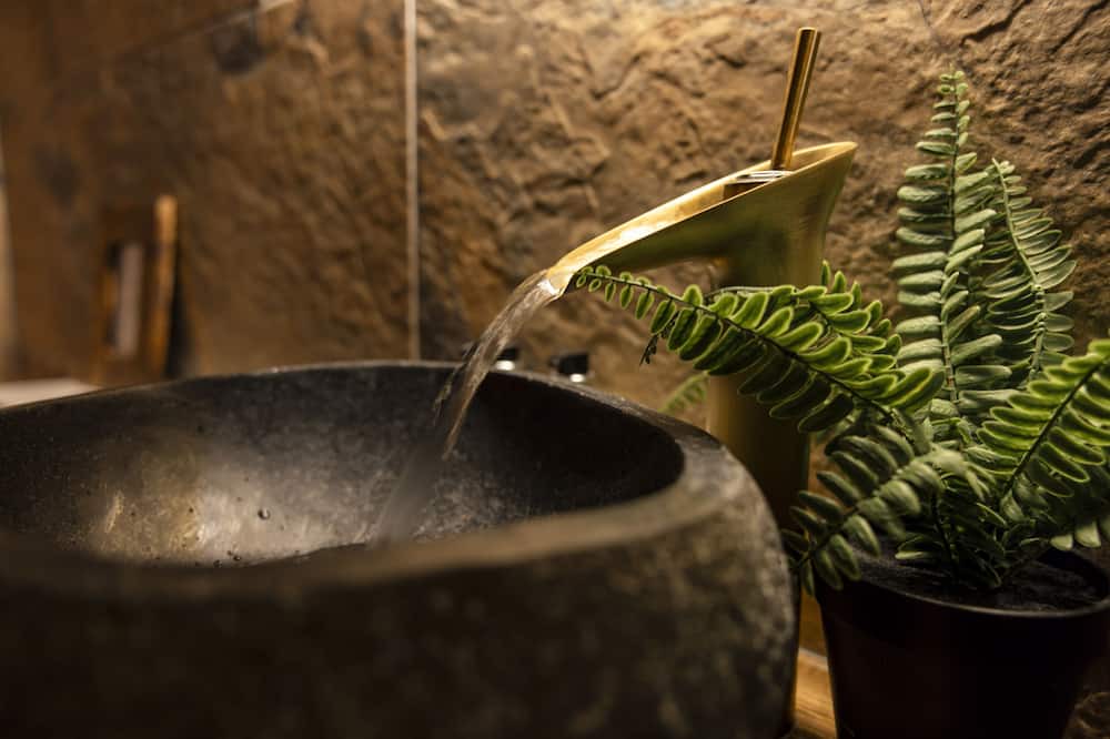 Photo of Others in Layer de la Haye