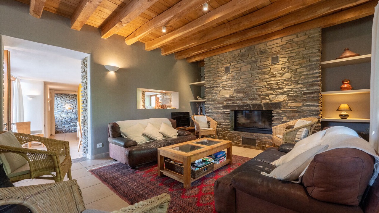 Photo of Livingroom in Saint-Hilaire-de-Lavit
