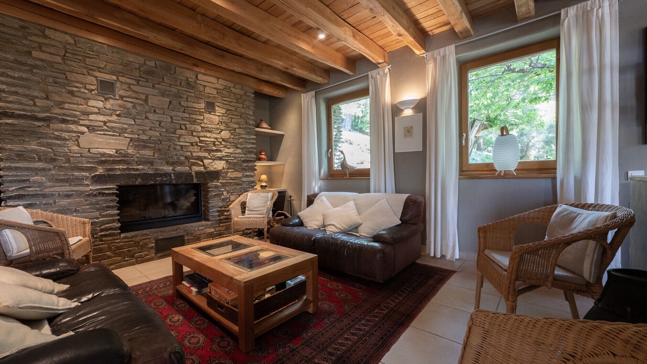 Photo of Livingroom in Saint-Hilaire-de-Lavit