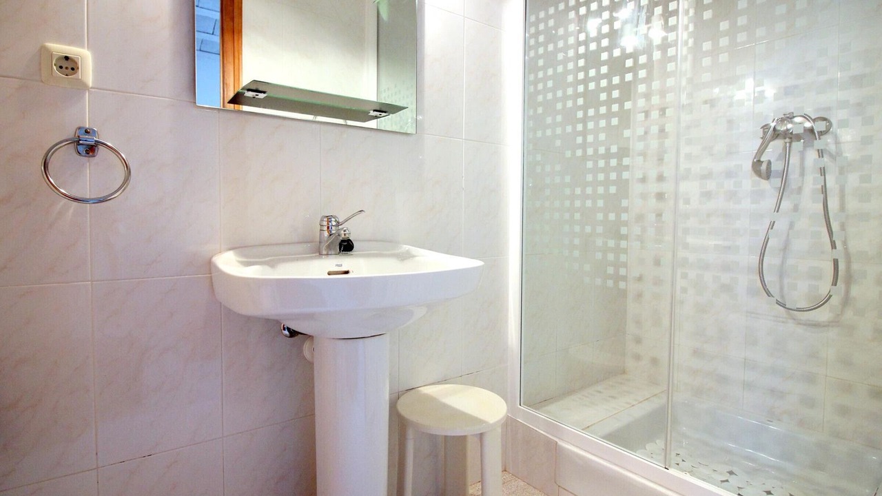 Photo of Bathroom in Palau-Saverdera