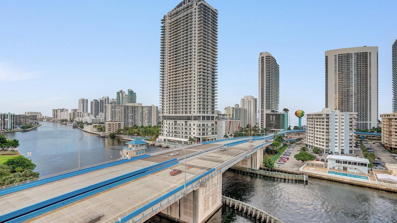 Photo of Outdoor in Hallandale Beach