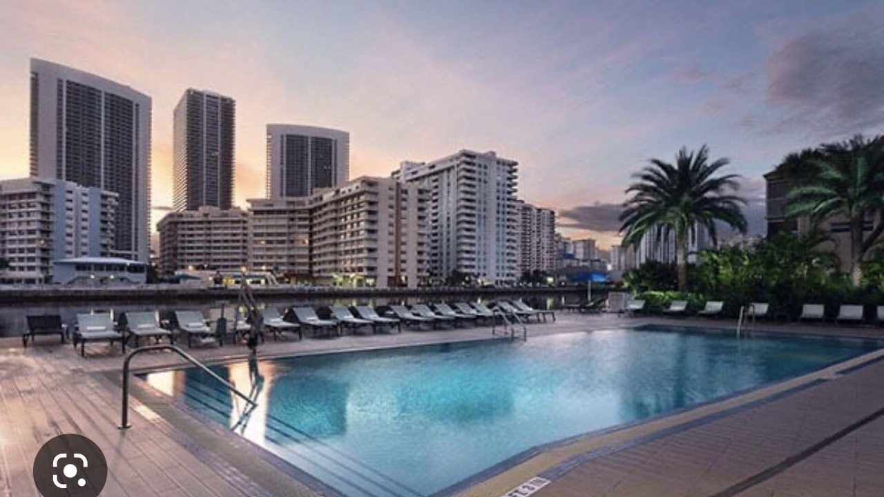 Photo of Outdoor in Hallandale Beach