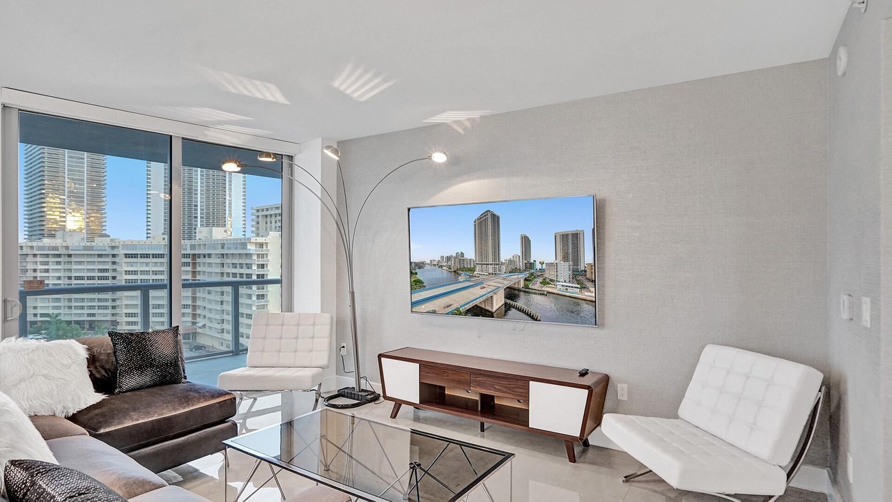 Photo of Livingroom in Hallandale Beach