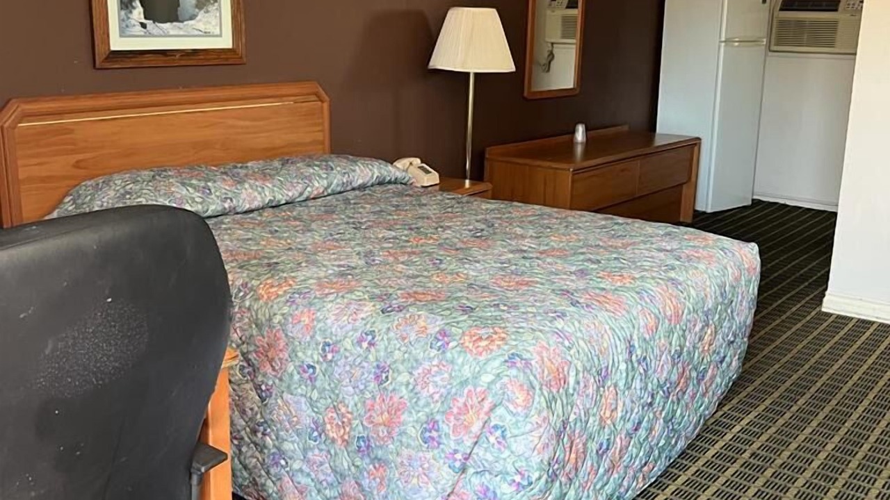 Photo of Bedroom in Powellhurst-Gilbert