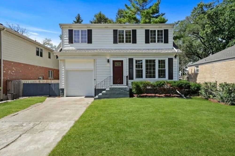 Photo of Outdoor in Oak Lawn