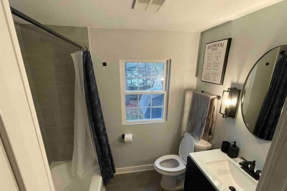 Photo of Bathroom in Oak Lawn