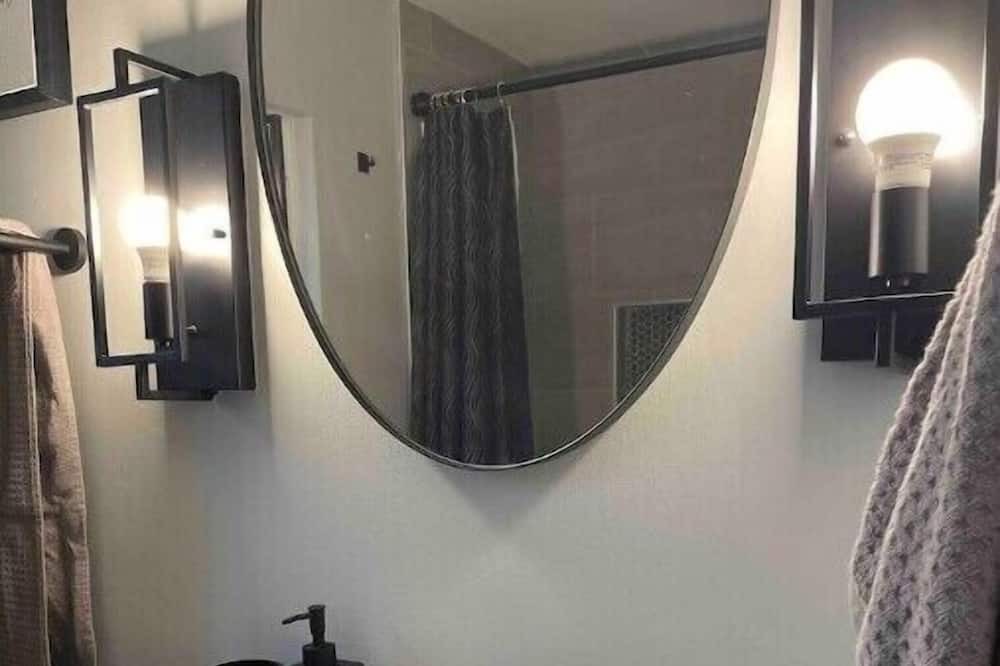 Photo of Bathroom in Oak Lawn