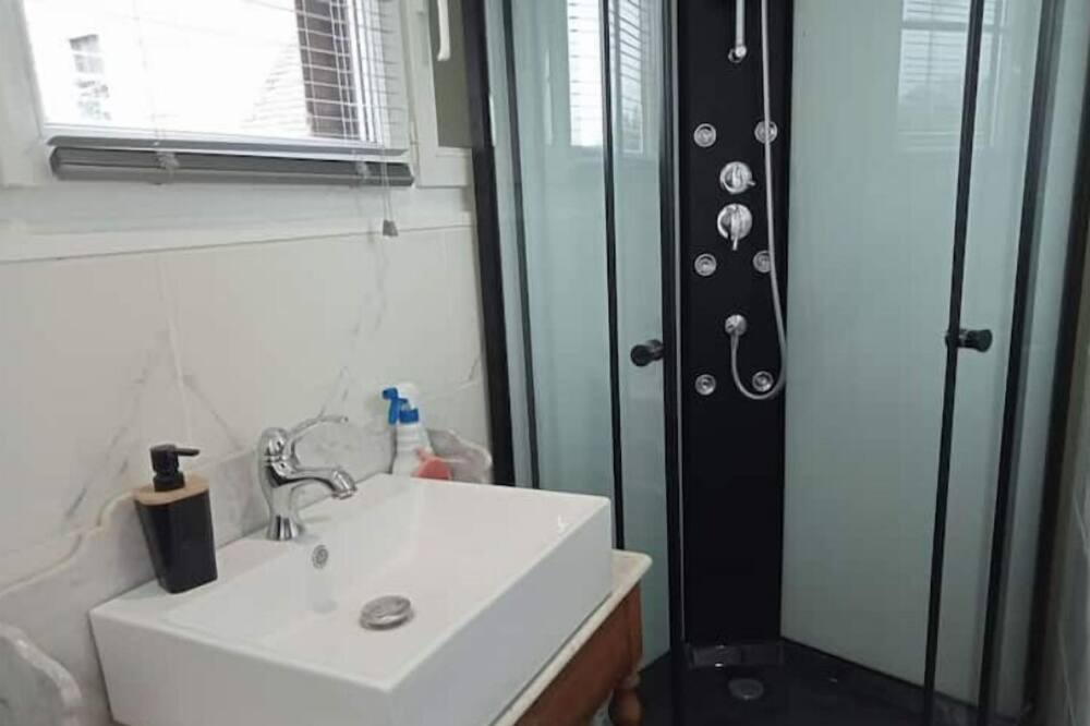 Photo of Bathroom in Saint-Leonard-des-Bois